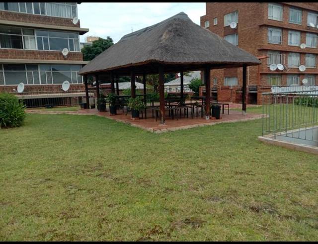 4 BEDROOM APARTMENT FOR SALE IN SUNNYSIDE